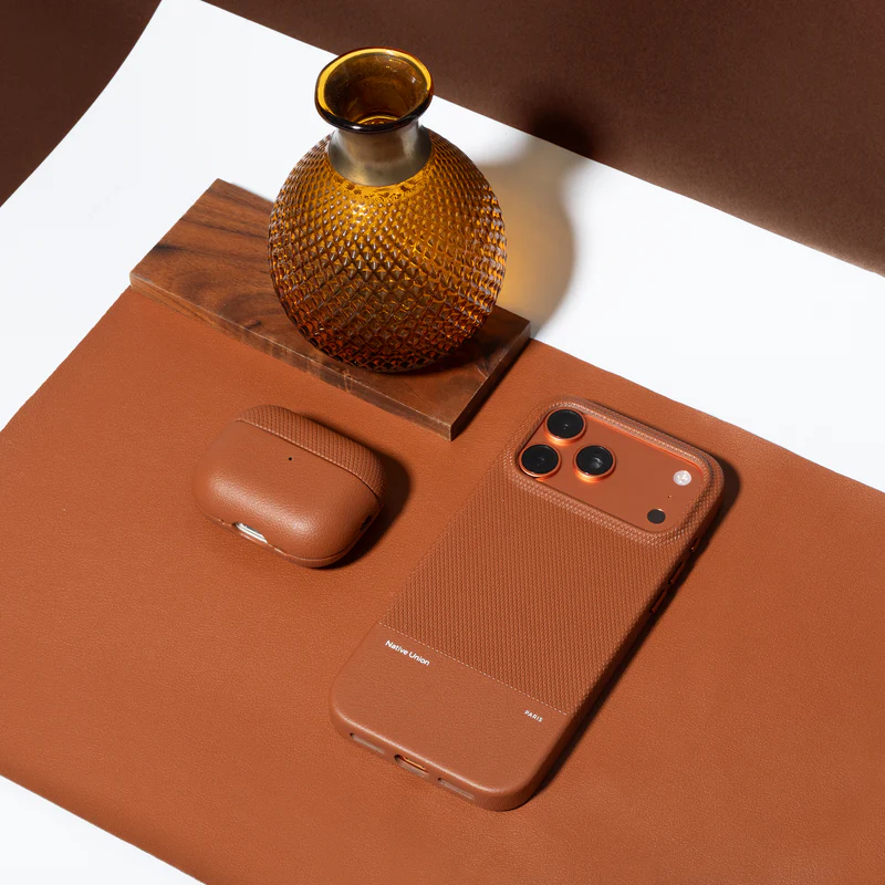(Re)Classic leather cases: design-centric premium accessories.